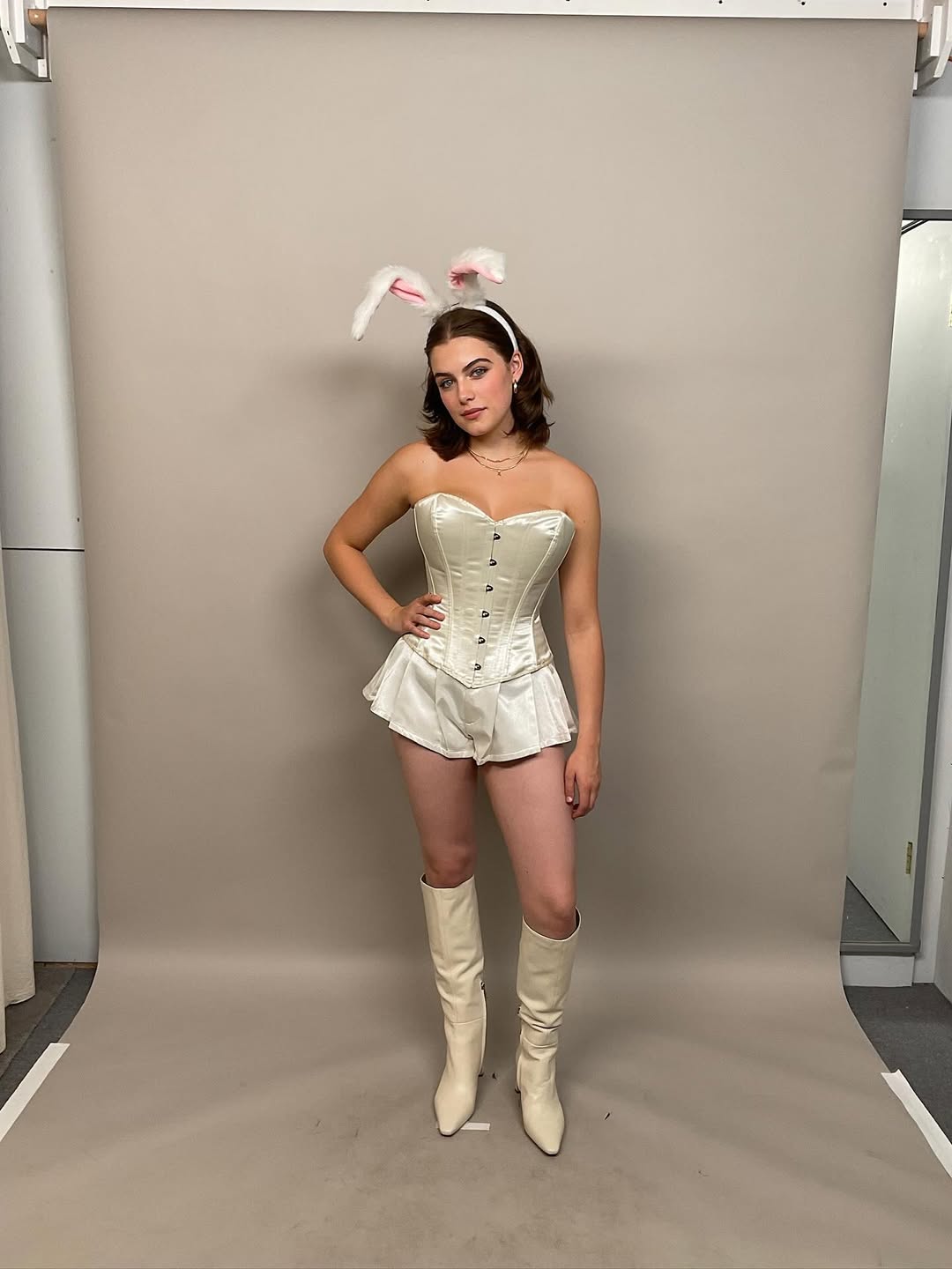 Hannah’s Ivory Corset in Off Campus: The Juliet Corset by Lace Embrace