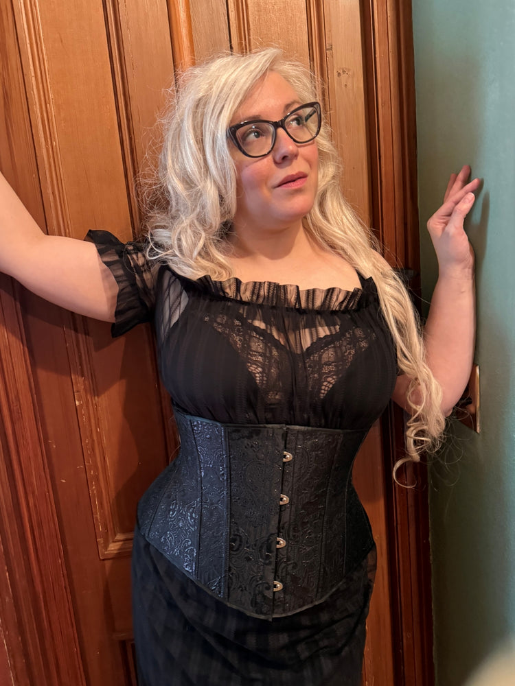 Cincher Corset - Heart of Shadows