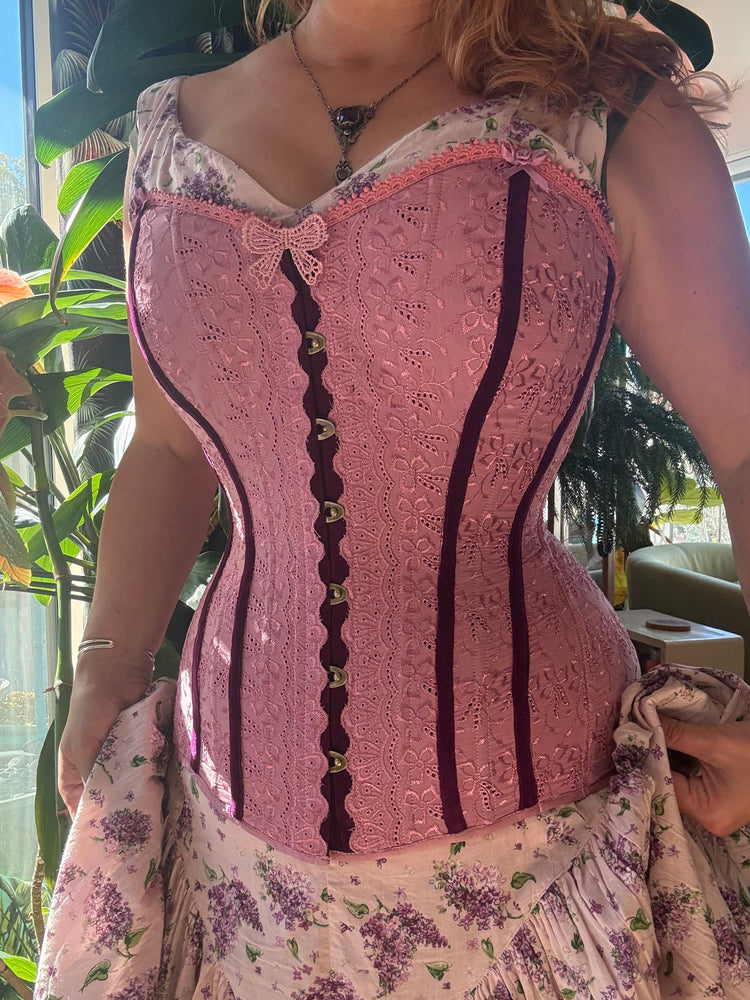 Eynede Corset - Rosewood Eyelet