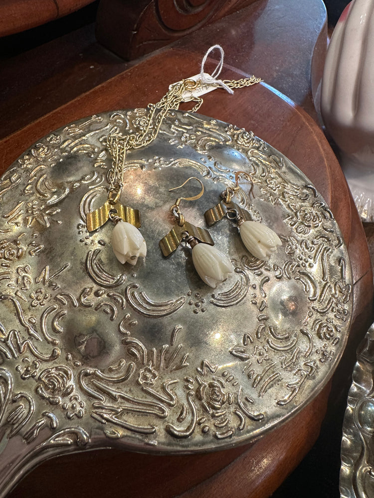 Madame de Pompadour Jewelry Collection - Necklaces, Earrings, Rings and Bracelets