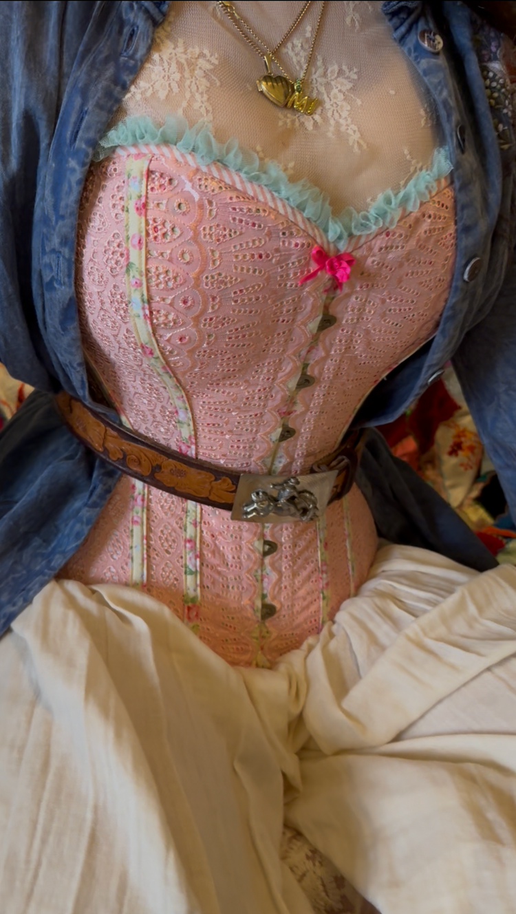 Eynede Corset -  Peach Petaline Summer Eyelet